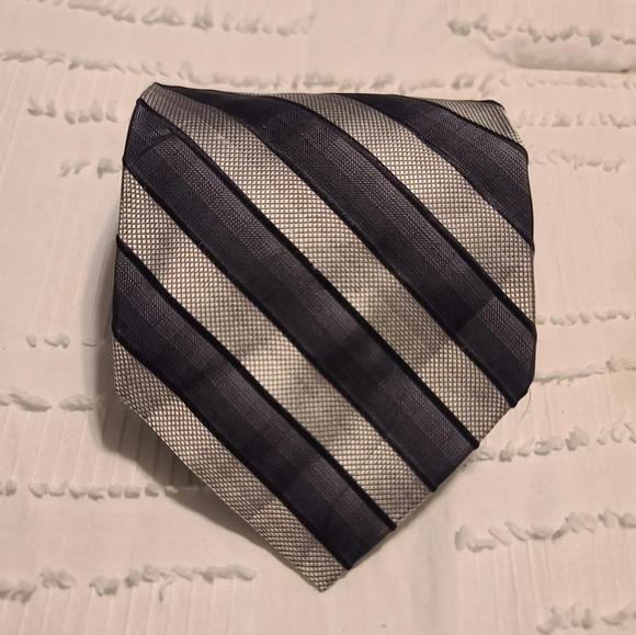 Bachrach Silk Silver And Black Neck Tie - Picture 1 of 3
